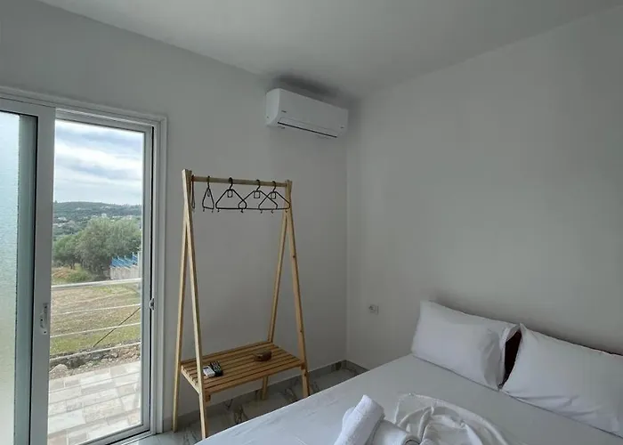 Ambelas Guest Rooms 4